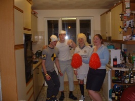 crashCabinFootieStar Cheer