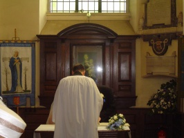 2005 05 28 RegisterSigning1